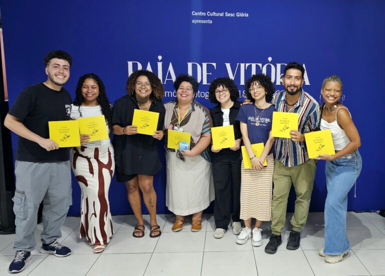 Lançamento de catálogo e caderno educativo encerra exposições de fotografia no Sesc Glória